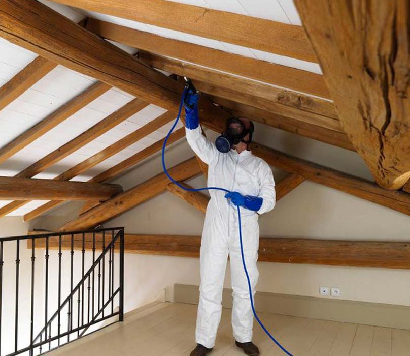 Traitement charpente - LAFFONTOITURE 06 : Artisan couvreur sur Nice, Cagnes-sur-Mer, Antibes, Cannes, Saint-Laurent-du-Var, Biot, Mougins, Le Cannet Vallauris, La Colle-sur-Loup, La gaude … Nous intervenons préventivement et curativement pour tous vos traitements de bois contre les champignons